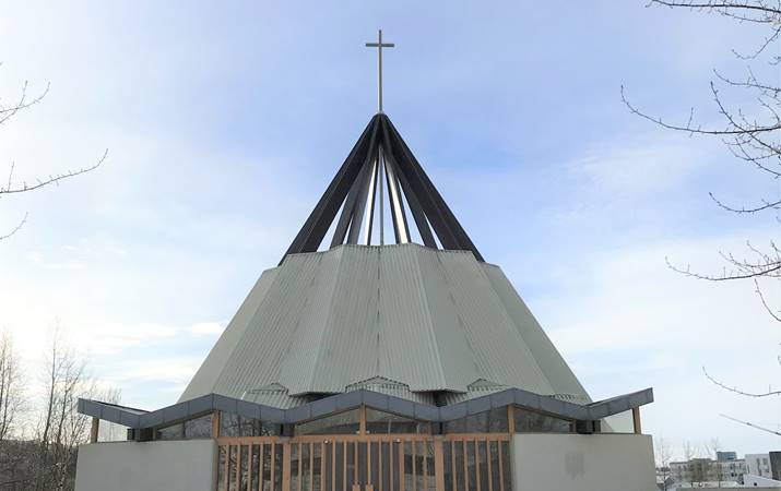 Breiðholtskirkja - miðstöð þjónustu kirkjunnar við innflytjendur