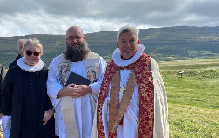 Frá vinstri: Sr. Kristín Þórunn Tómasdóttir, prestur í Egilsstaðaprestakalli, sr. Pétur Kovacik, prestur kaþólskra á Austurlandi, og sr. Solveig Lára Guðmundsdóttir, vígslubiskup á Hólum