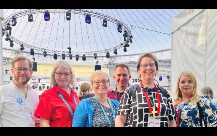 Frá vinstri: sr. Árni Svanur Daníelsson, sr. Kristín Þórunn Tómasdóttir, Magnea Sverrisdóttir, djákni, Pétur B. Þorsteinsson, djákni, sr. Agnes M. Sigurðardóttir og sr. Ása Laufey Sæmundsdóttir