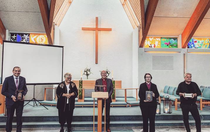 Góð stund í Vídalínskirkju í gær - frá vinstri: Guðni Th. Jóhannesson, forseti Íslands, sr. Jóna Hrönn Bolladóttir, sóknarprestur í Garðaprestakalli, sr. Kristján Björnsson, vígslubiskup í Skálholti, sr. Agnes M. Sigurðardóttir, biskup Íslands, dr. Torfi K. Stefánsson Hjaltalín, höfundur verksins um Jón Vídalín og ritstjóri þess