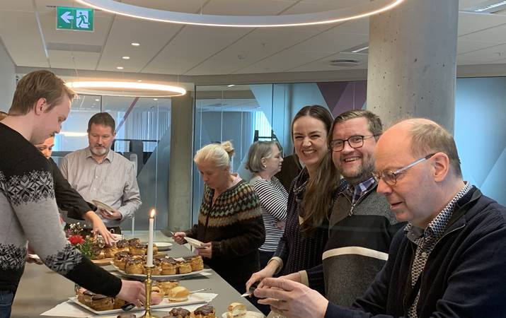 Guðfræðinemar í heimsókn - bollurnar klikkuðu ekki