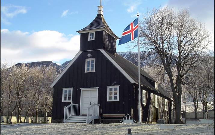 Munkaþverárkirkja í Eyjafirði er ein af kirkjum Laugalandsprestakalls